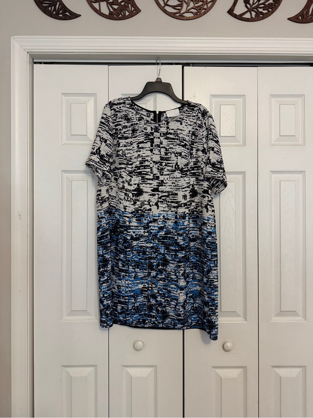 Dalia Collection Black White and Blue Abstract Shift Dress